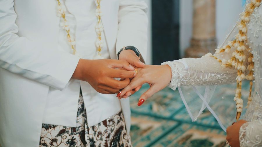 Ada beberapa momen dimana Anda perlu untuk memutuskan menggunakan jasa wedding organizer dibandingkan mengelola pernikahan secara mandiri.